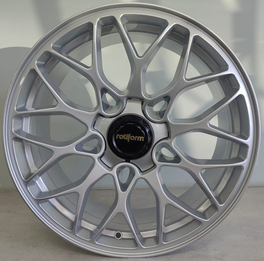 18" KR YKW870529 (18X8.5/5-120) SILVER ET 35