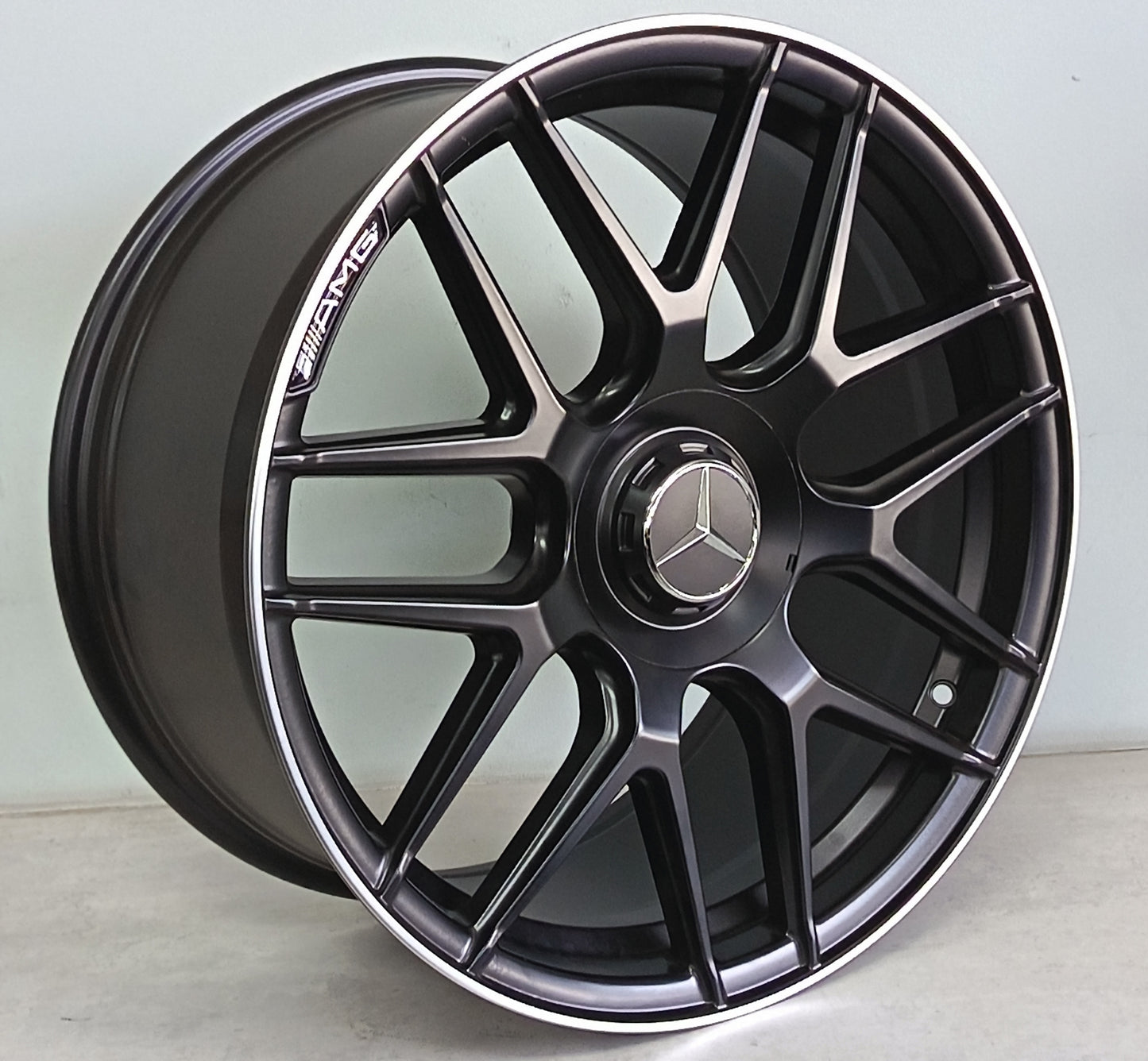 19" KR H933F (19x8.5/9.5J/5-112)ET38/43 MB MERC NW