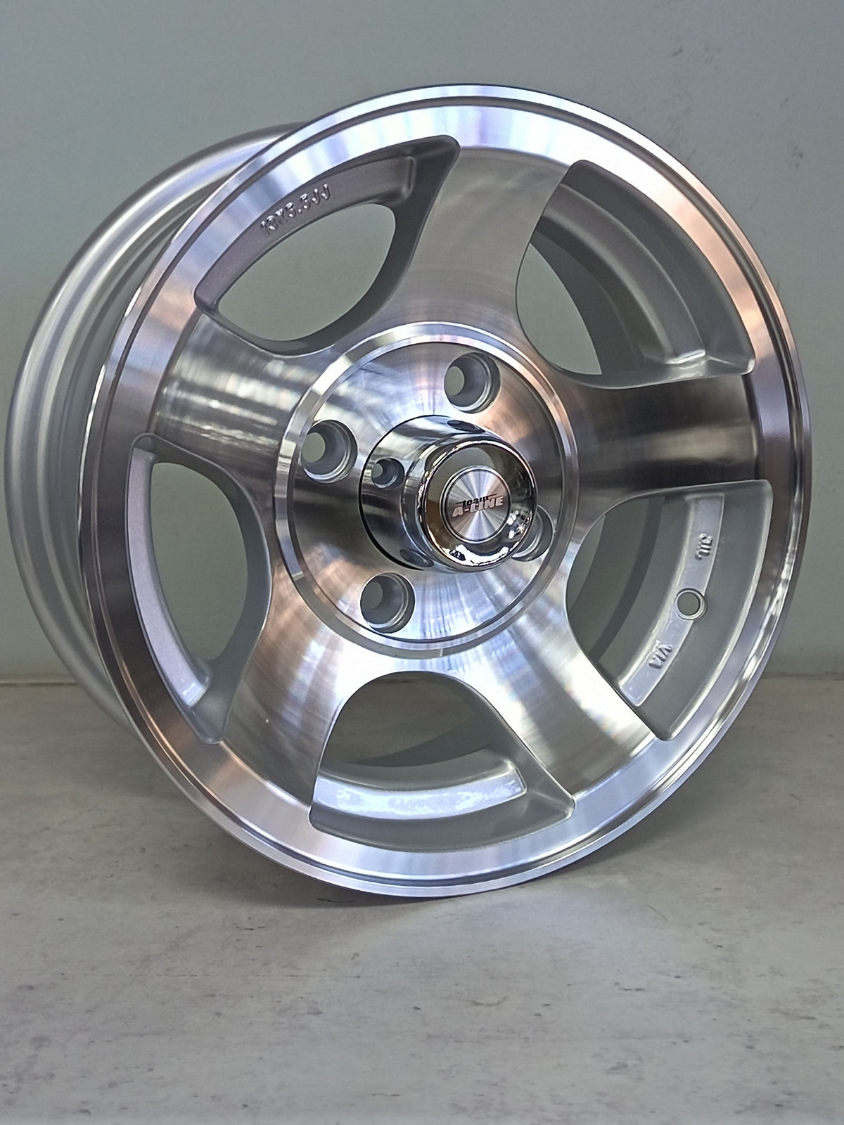 13" ALINE BZR(4-114) SILVER HSMF