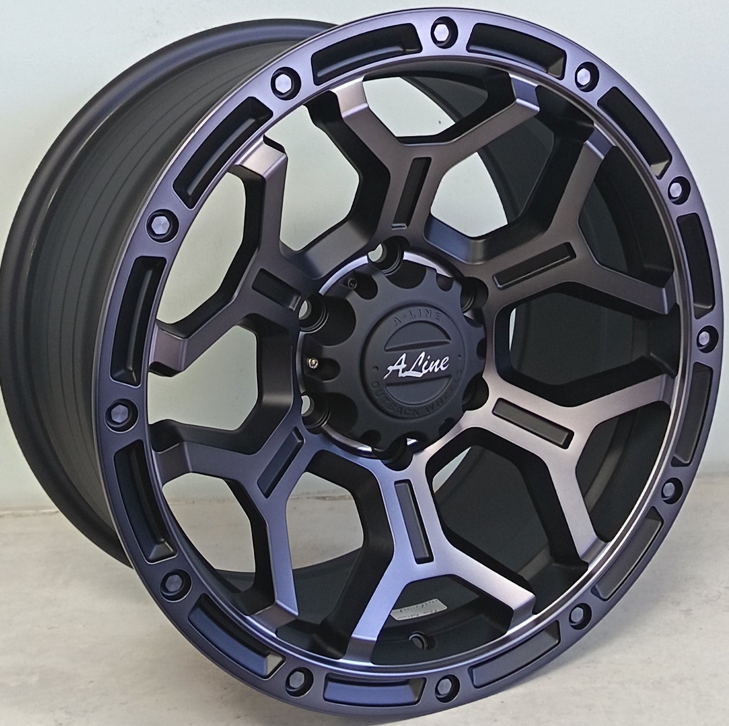 17" ALINE OUTLAW (17X9J/6-139) 4X4 25STBLKTNTSMOKE