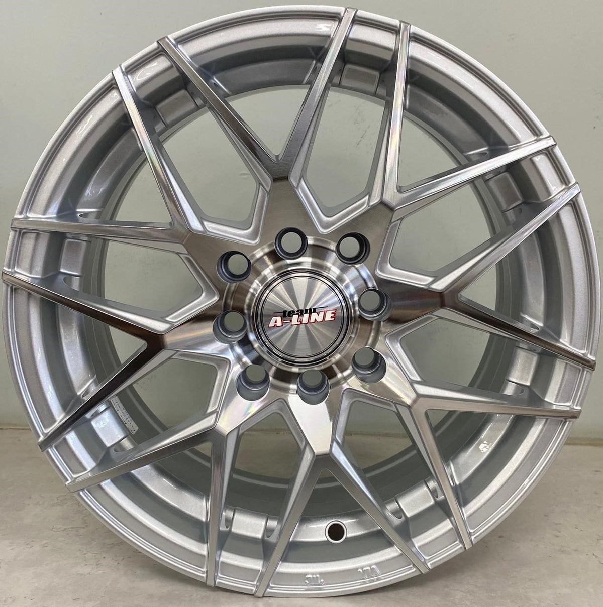 13" ALINE ELEMENT (13X5.5J/4-100/114) SSMF ET25