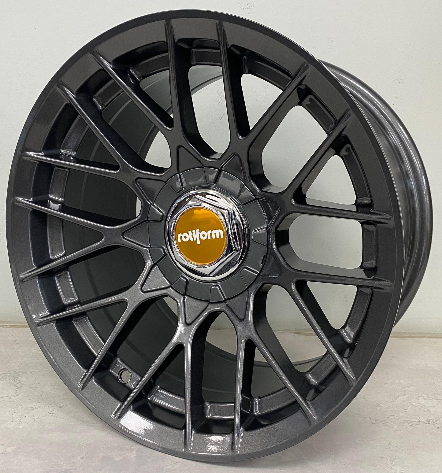 15" VITOUR YKW5669-3 (15X8/4-100/114) GREY
