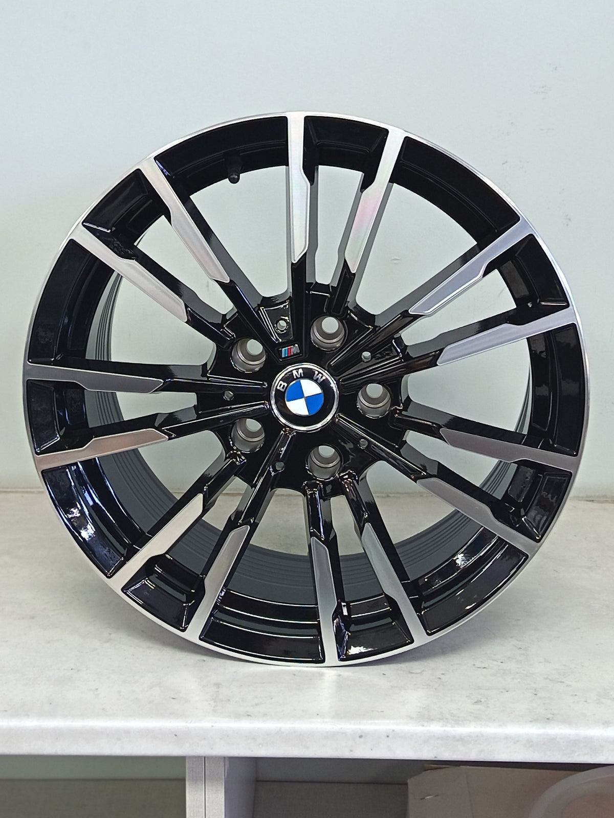 17" ZAXX LK1055 (17X8/5-120) MB ET29 BMW
