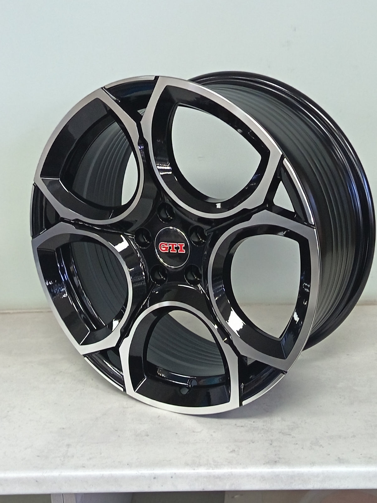 17" ZAXX XP24021 (17X7.5/5-100) BMF ET29 VW