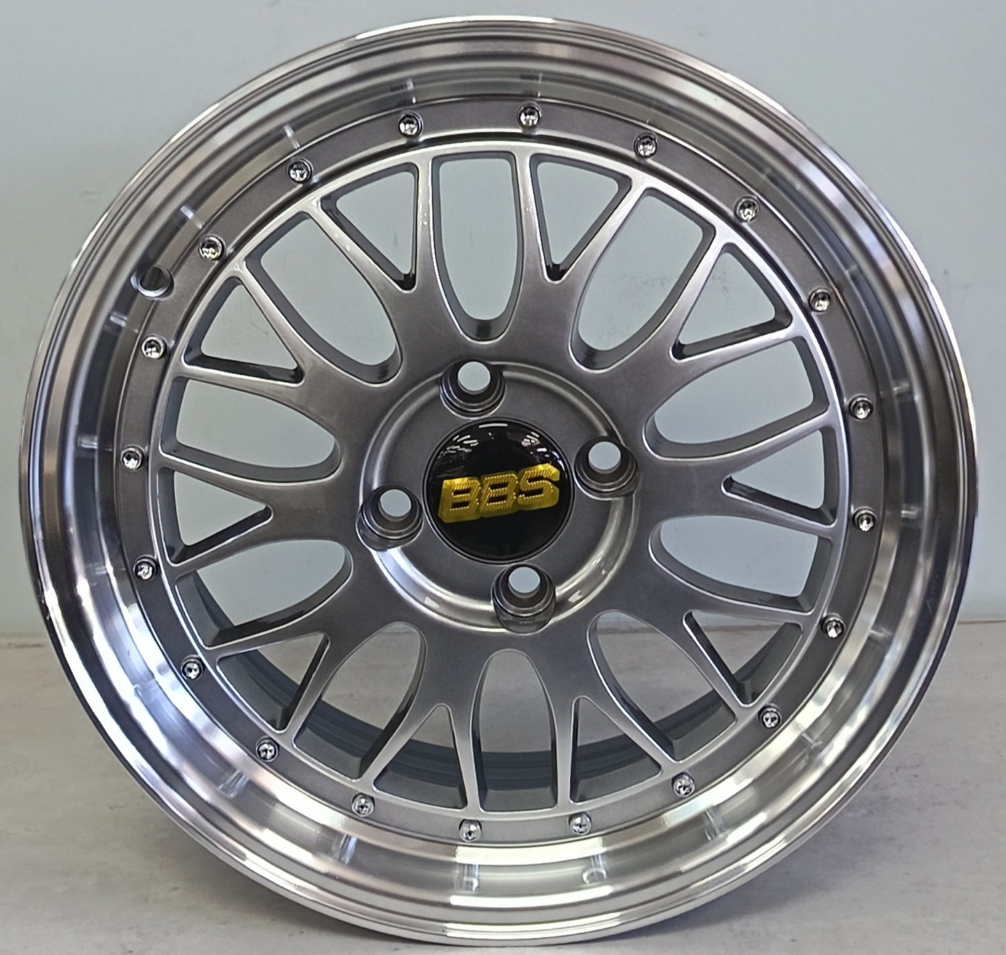 15" NDT OTA055 (15X6.5J/4-100) ET38 HBML BBS