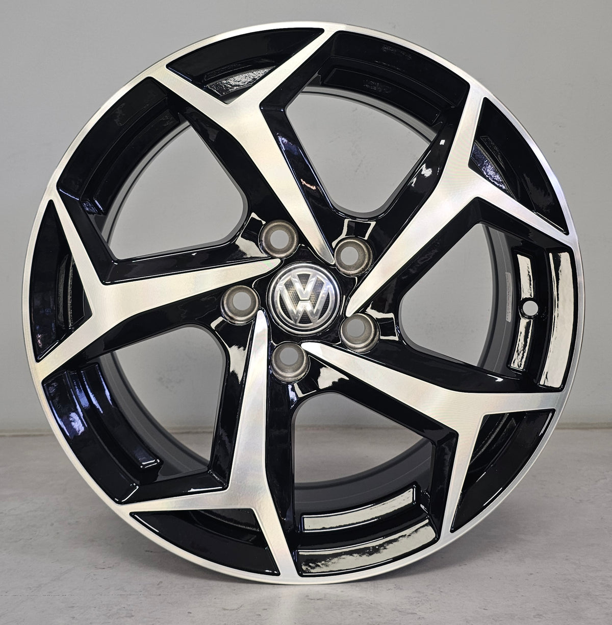 15" TWC S01354 (15X6.5J/5-100) BMF ET35 VW