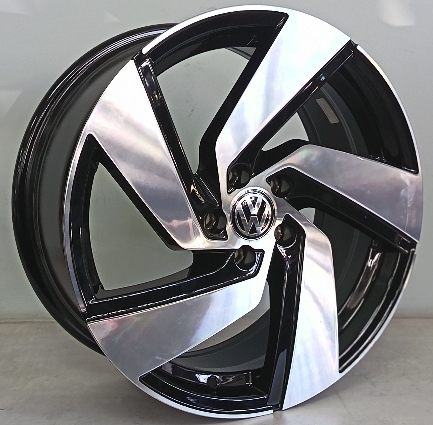 17" CONCEPT F605773 (17X7.5J/5-100) ET45 BLK MACH